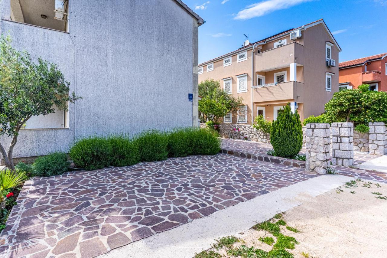 Apartments Ivanka Cres Exterior photo