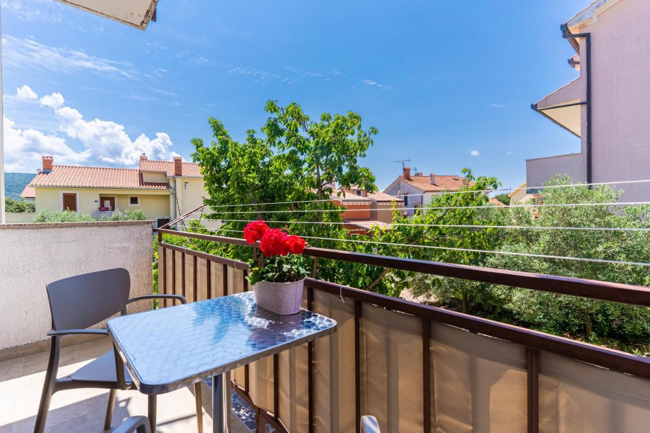Apartments Ivanka Cres Exterior photo